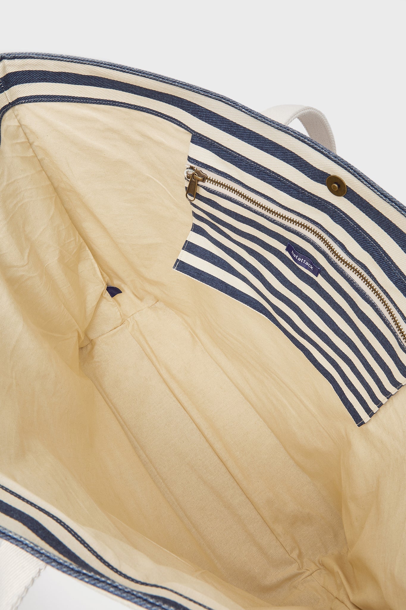 Navy Striped Sunhat Size Traveler Tote