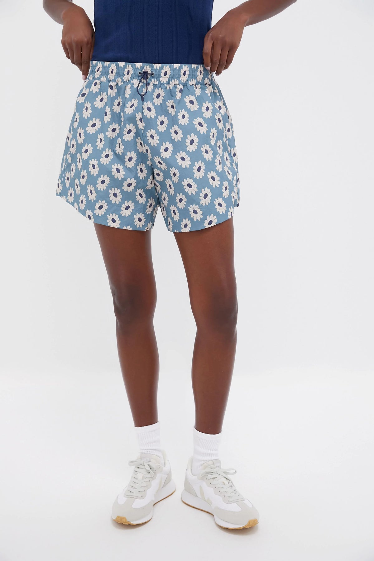 Falling Daisy The Rover Short